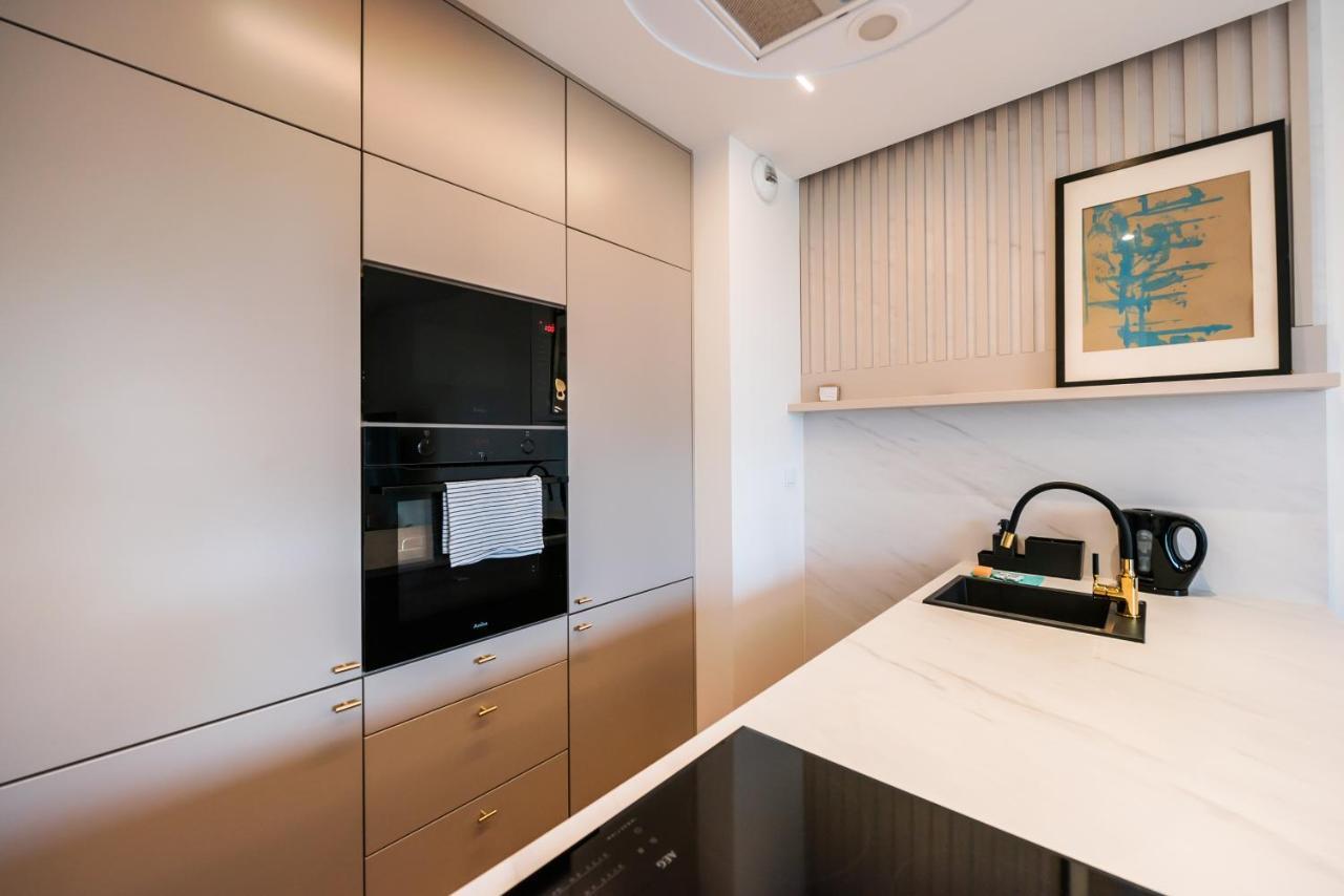 Wola Marble Apartment Warschau Buitenkant foto