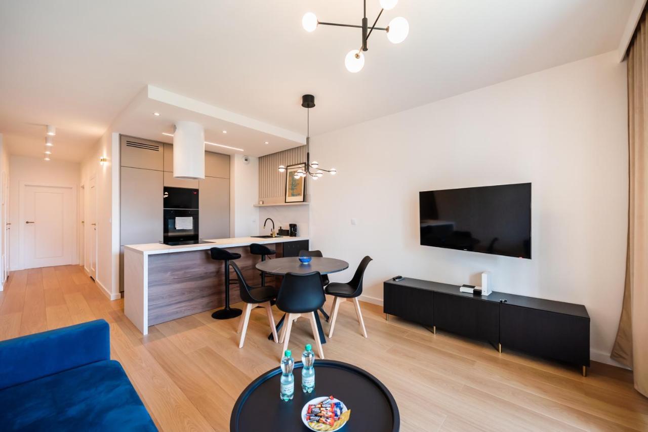 Wola Marble Apartment Warschau Buitenkant foto